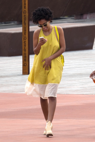 Illustration for article titled Solange Makes First Appearance Since ElevatorGate and It Looks Staged